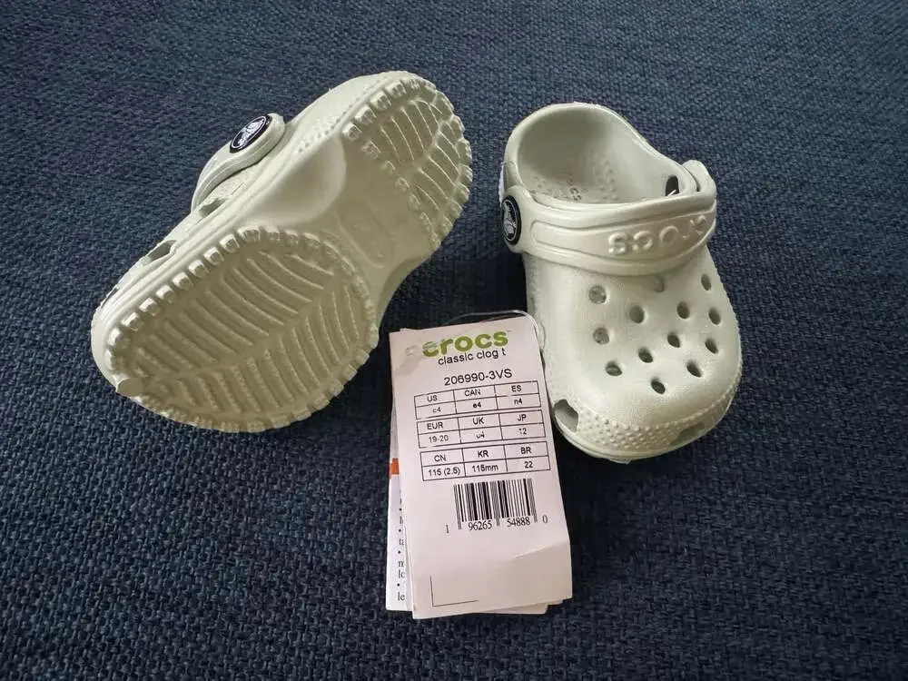 Crocs Classic Clog  Toddler Size C4 Light Green